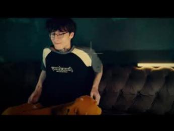 hotdogswaitingaports webcam model stream image