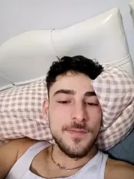 Yasinyasin7 webcam model stream image