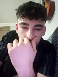 Yasinyasin7 webcam model stream image