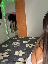 LIZ-06_ webcam model stream image