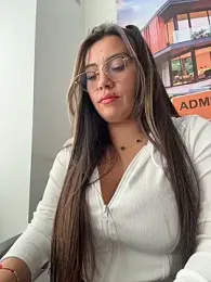 LIZ-06_ webcam model stream image