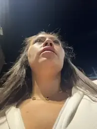 LIZ-06_ webcam model stream image