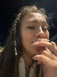 LIZ-06_ webcam model stream image