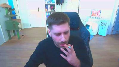 bigdickyoun1 webcam cam4 model stream image