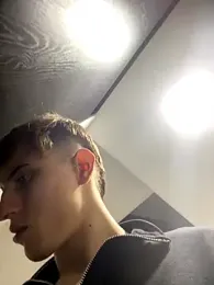 oliver_Lz webcam model stream image