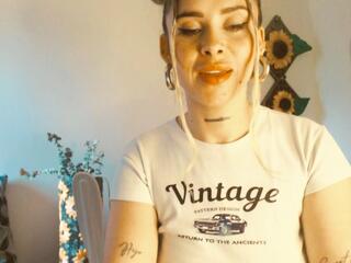 Angie Grey webcam model stream image