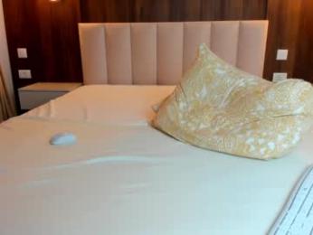 saradiamond01 webcam chaturbate model stream image