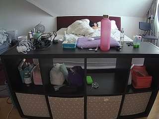 voyeurcam-julmodels-whitebed-6 webcam model stream image