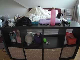 voyeurcam-julmodels-whitebed-6 webcam model stream image