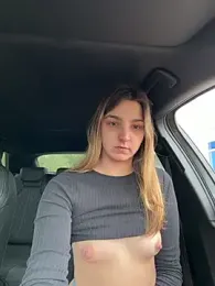 DoriDelux66 webcam stripchat model stream image