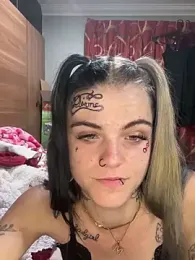 IttyBittyStonie webcam model stream image