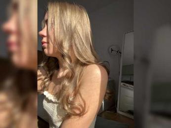 krazyBitch webcam model stream image