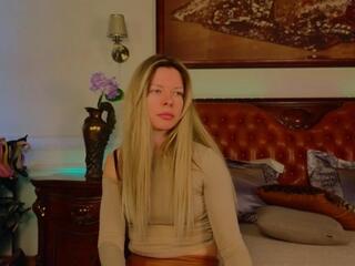 Luna Rishi webcam model stream image