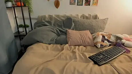 AvenGlow webcam model stream image