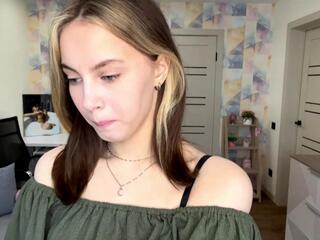 Lorie Bellinder webcam model stream image