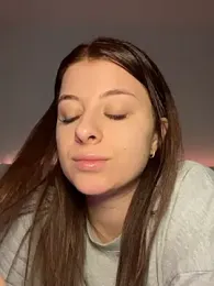 Mia-Minou webcam model stream image