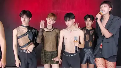 Queen-Vibe webcam model stream image