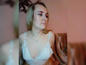 KiraBerht webcam model stream image