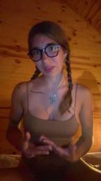 Xlunahot webcam cam4 model stream image