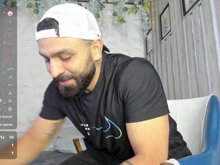 Leonidas M webcam model stream image