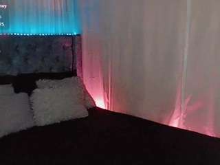 emamichaelss webcam model stream image