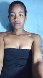 Lollymah webcam model stream image