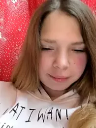 Zuli_Kiska webcam stripchat model stream image