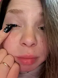 Zuli_Kiska webcam model stream image