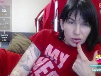 tattooed-girl webcam model stream image