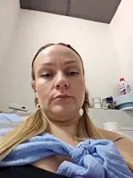 Bondgirl_013 webcam stripchat model stream image