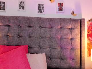 Linda Fosterr webcam model stream image