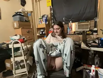 Snowbunnycake_131 webcam model stream image