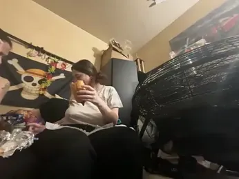 Snowbunnycake_131 webcam model stream image