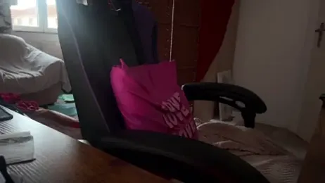 Caliiie-of webcam stripchat model stream image