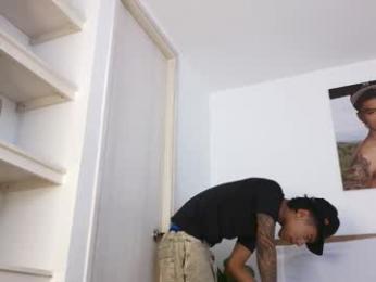 russell_adams_ webcam model stream image