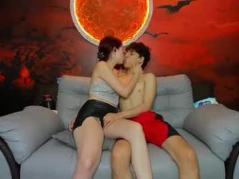 polylove18 webcam model stream image