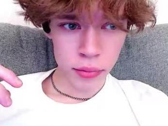 pawclaw webcam model stream image