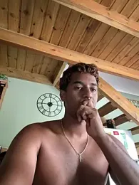 Axel_black10 webcam model stream image