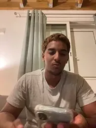 Axel_black10 webcam stripchat model stream image