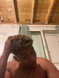 Axel_black10 webcam model stream image