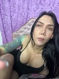 hellendollxxx webcam model stream image