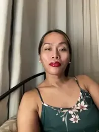 RomanticPearlTS webcam model stream image