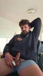 Uhgjvv webcam cam4 model stream image