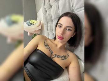 BabyDarii webcam bongacams model stream image