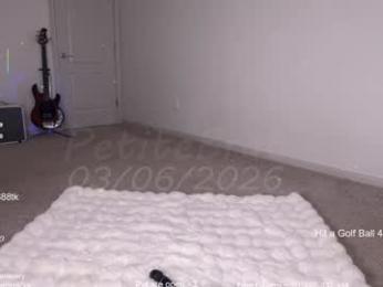 petitebrat webcam chaturbate model stream image