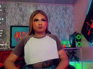 mayka-brunette01 webcam camsoda model stream image