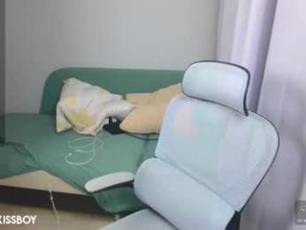 leonkissboy webcam chaturbate model stream image