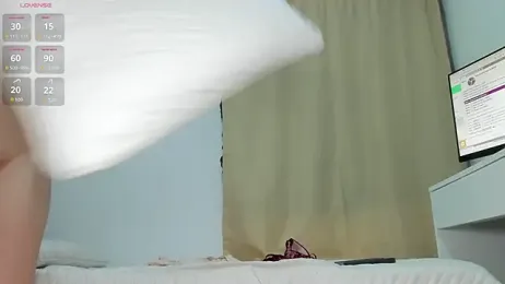 soyamandaa_ webcam model stream image