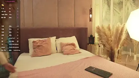 Smiley_Mia webcam model stream image