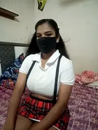 hottiess69 webcam model stream image